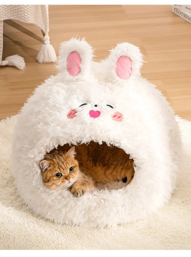 Cama antiestrés tipo cueva. Los gatos necesitan espacios cerrados para sentirse seguros, esta cama recrea ese entorno natural.