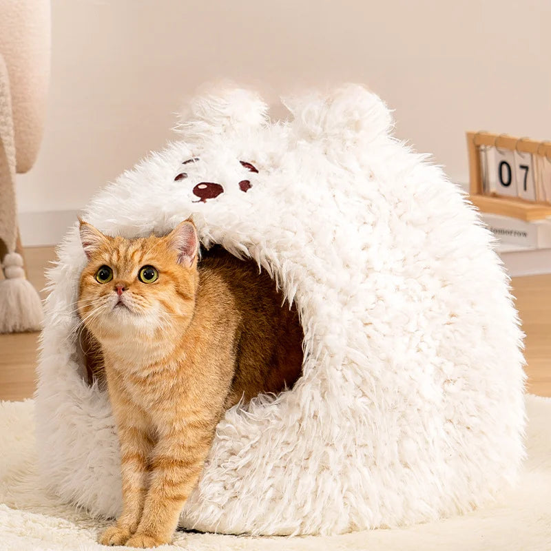 Cama antiestrés tipo cueva. Los gatos necesitan espacios cerrados para sentirse seguros, esta cama recrea ese entorno natural.